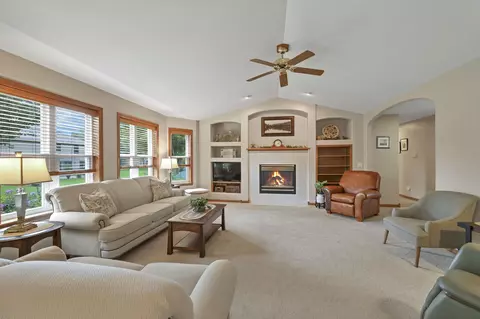 1409 E Keystone Ln, Appleton, WI 54913 photo 3