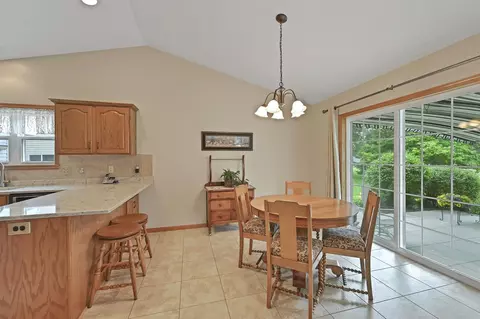 1409 E Keystone Ln, Appleton, WI 54913 photo 2