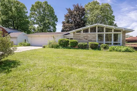 150 Custer Ct, Green Bay, WI 54301
