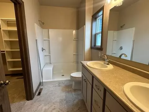 2228 E Honeygold Ct, Appleton, WI 54913 photo 11