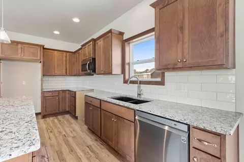 2228 E Honeygold Ct, Appleton, WI 54913 photo 4