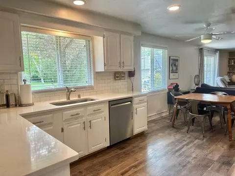 3421 E Crestview Dr, Appleton, WI 54915 photo 11