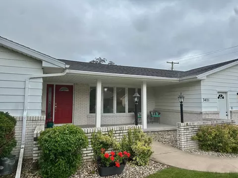 3421 E Crestview Dr, Appleton, WI 54915 photo 2