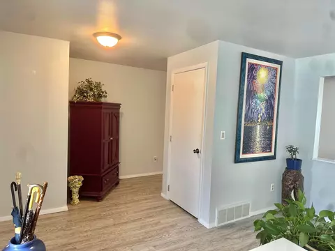 3421 E Crestview Dr, Appleton, WI 54915 photo 4