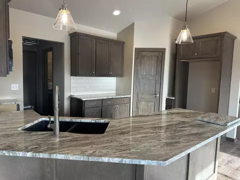 2227 E Honeygold Ct, Appleton, WI 54913 photo 2