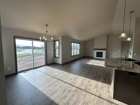 2227 E Honeygold Ct, Appleton, WI 54913 photo 8