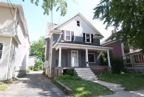 332 Saratoga Ave, Oshkosh, WI 54901