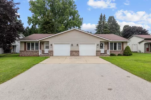 2800 W Parkmoor Ct, Appleton, WI 54914
