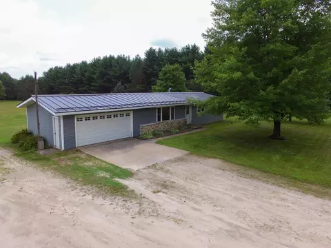 n5586 22nd Avenue, Wild Rose, WI 54984