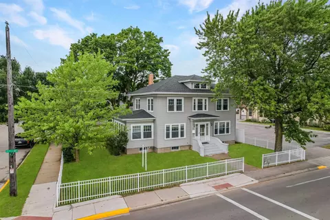 1107 13th St, Menominee, MI 49858