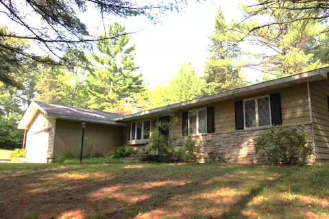 n7710 Saint Paul Road, Crivitz, WI 54114