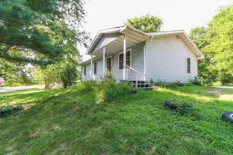 614 Elm St, Waupaca, WI 54981