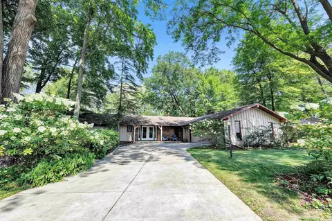 2652 He Nis Ra Ln, Green Bay, WI 54304