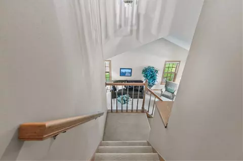 Entry Way - 2701 E Dietzen Dr, Appleton, WI 54915 photo 4 of 5