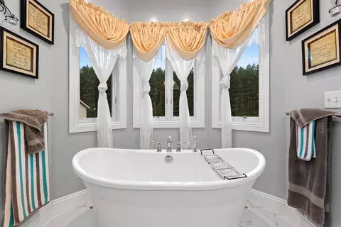 Bath - w10792 Little Road, Gresham, WI 54128 photo 3 of 6