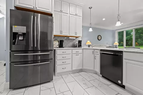 Kitchen - w10792 Little Road, Gresham, WI 54128 photo 2 of 4