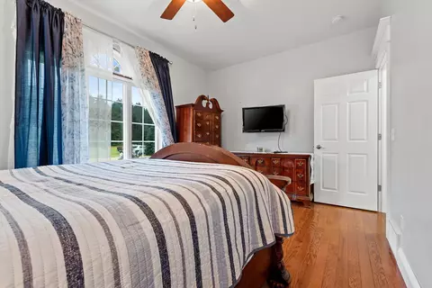 Bedroom - w10792 Little Road, Gresham, WI 54128 photo 5 of 7