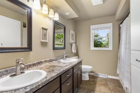 Bath - 210 W Wilson Ave, Appleton, WI 54915 photo 1 of 1