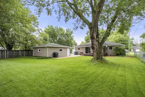 Exterior - 210 W Wilson Ave, Appleton, WI 54915 photo 5 of 7