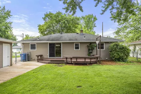 Exterior - 210 W Wilson Ave, Appleton, WI 54915 photo 3 of 7