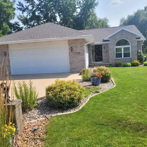 665 Grant Ave, Omro, WI 54963