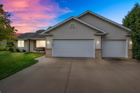 811 W Ann St, Kaukauna, WI 54130