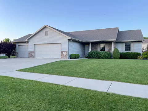 1111 Bobby Ct, Appleton, WI 54915 photo 1