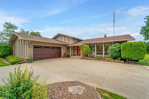 w6639 Willow Lawn Road, Fond Du Lac, WI 54937
