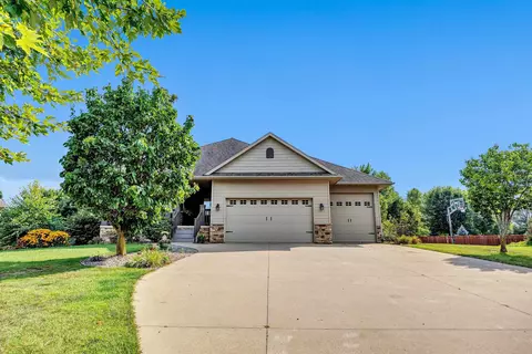 1920 Kettle Creek Dr, De Pere, WI 54115