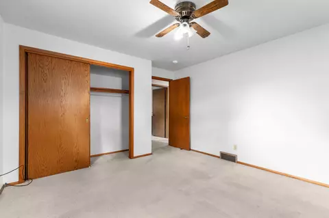 Bedroom - 1601 N Edgewood Ave, Appleton, WI 54914 photo 6 of 8