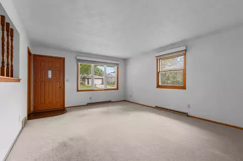 Living - 1601 N Edgewood Ave, Appleton, WI 54914 photo 1 of 3