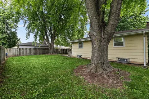 Exterior - 1601 N Edgewood Ave, Appleton, WI 54914 photo 6 of 7