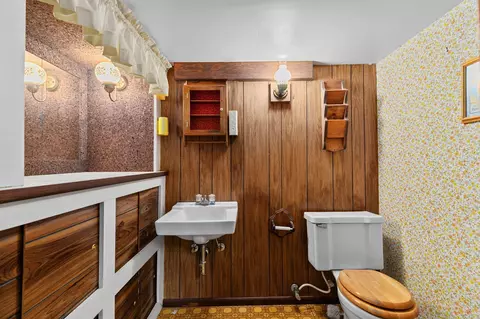 Bath - 1601 N Edgewood Ave, Appleton, WI 54914 photo 4 of 4