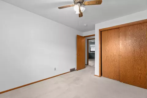 Bedroom - 1601 N Edgewood Ave, Appleton, WI 54914 photo 2 of 8