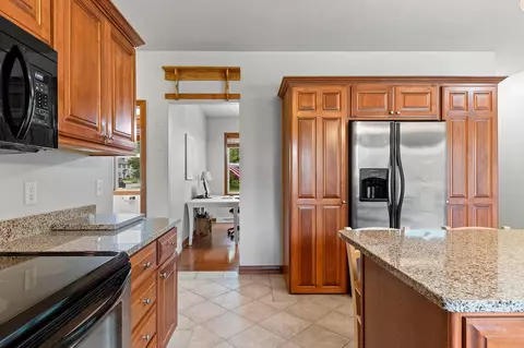 4397 N White Hawk Dr, Appleton, WI 54913 photo 10