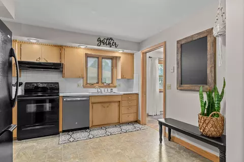 1224 W Roberts Ave, Appleton, WI 54914 photo 3