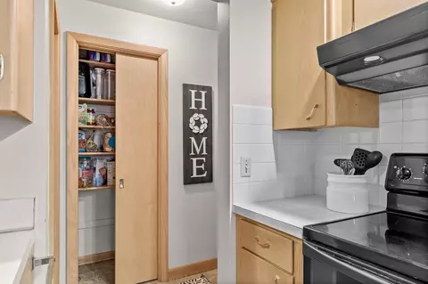 1224 W Roberts Ave, Appleton, WI 54914 photo 11