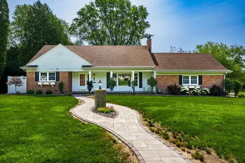 1153 Highview Ln, Green Bay, WI 54304