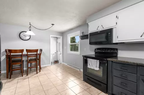 711 E Harding Dr, Appleton, WI 54915 photo 4