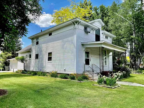 181 S Grove St, Berlin, WI 54923