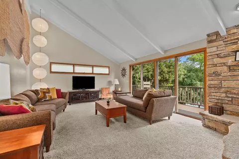 2520 E Crestview Dr, Appleton, WI 54915 photo 5