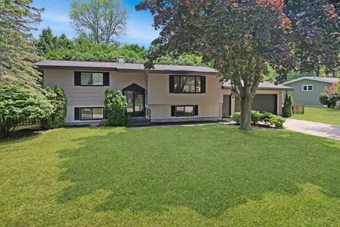 3312 18th St, Menominee, MI 49858