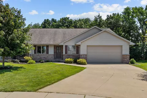 2802 Garners Creek Ct, Kaukauna, WI 54130