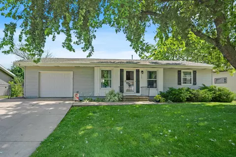 973 London St, Menasha, WI 54952