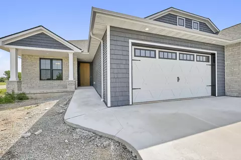 2715 Castaway Ct, Green Bay, WI 54311