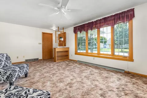 Living - 1218 W Roberts Ave, Appleton, WI 54914 photo 3 of 3