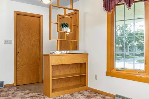 Entry Way - 1218 W Roberts Ave, Appleton, WI 54914 photo 2 of 2