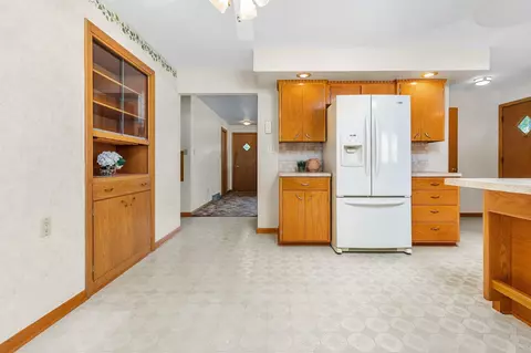 Entry Way - 1218 W Roberts Ave, Appleton, WI 54914 photo 1 of 2