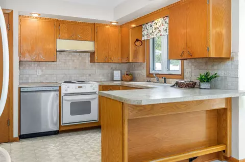 Kitchen - 1218 W Roberts Ave, Appleton, WI 54914 photo 2 of 5