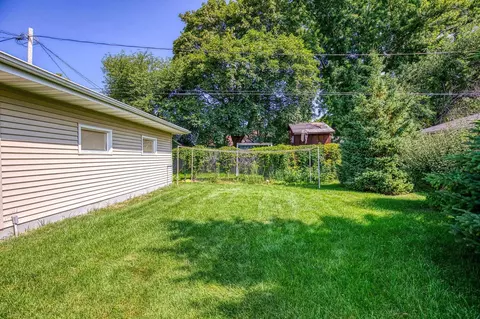Exterior - 1218 W Roberts Ave, Appleton, WI 54914 photo 4 of 12